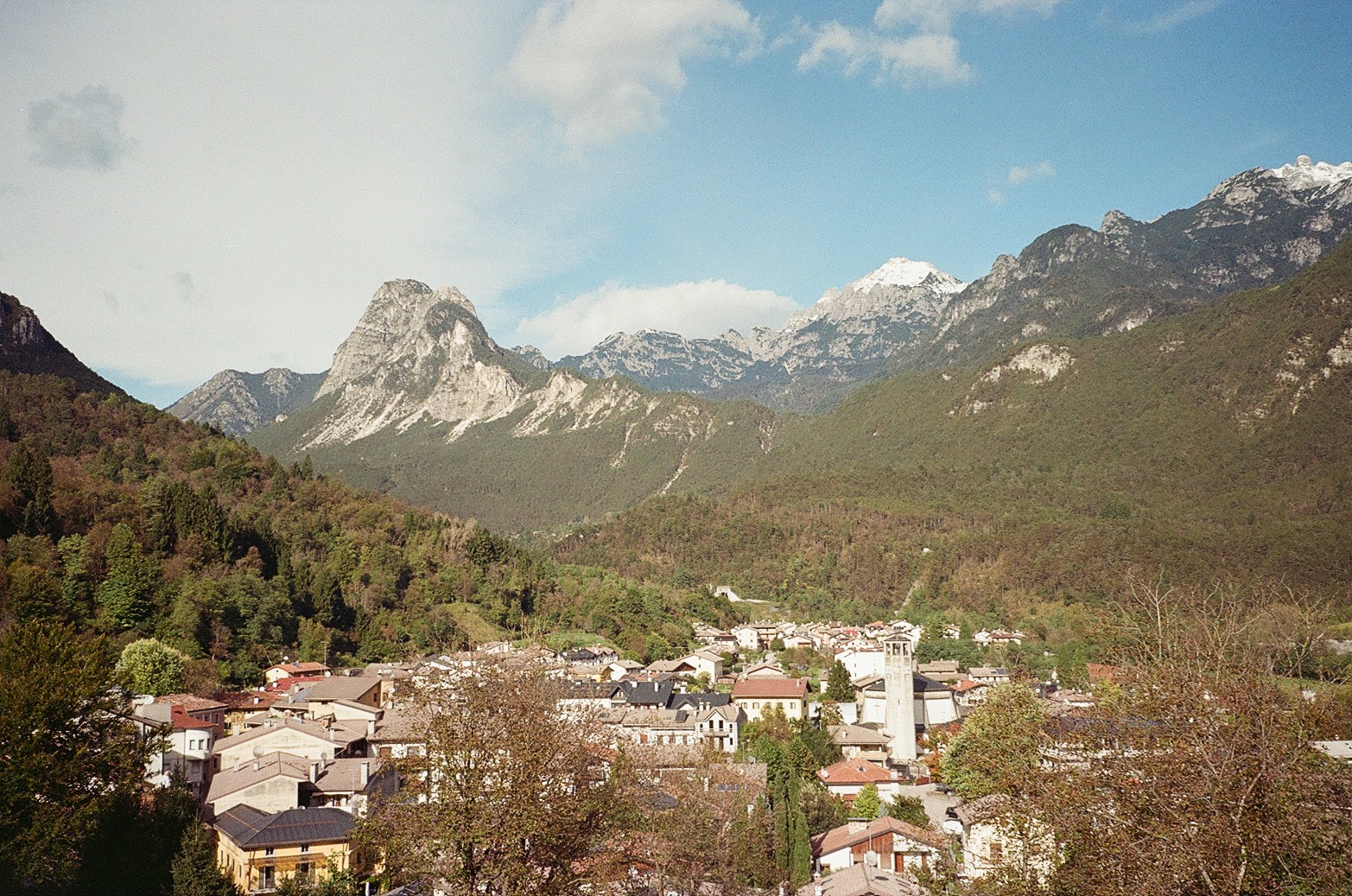 The city of Moggio di Sotto